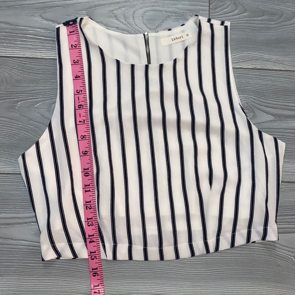 2-Piece Set - Picture 3 of 10